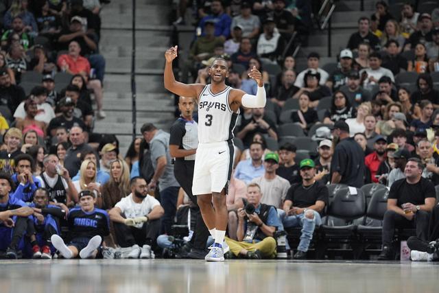 雄鹿大胜雷霆夺得NBA杯冠军 字母三双当选MVP